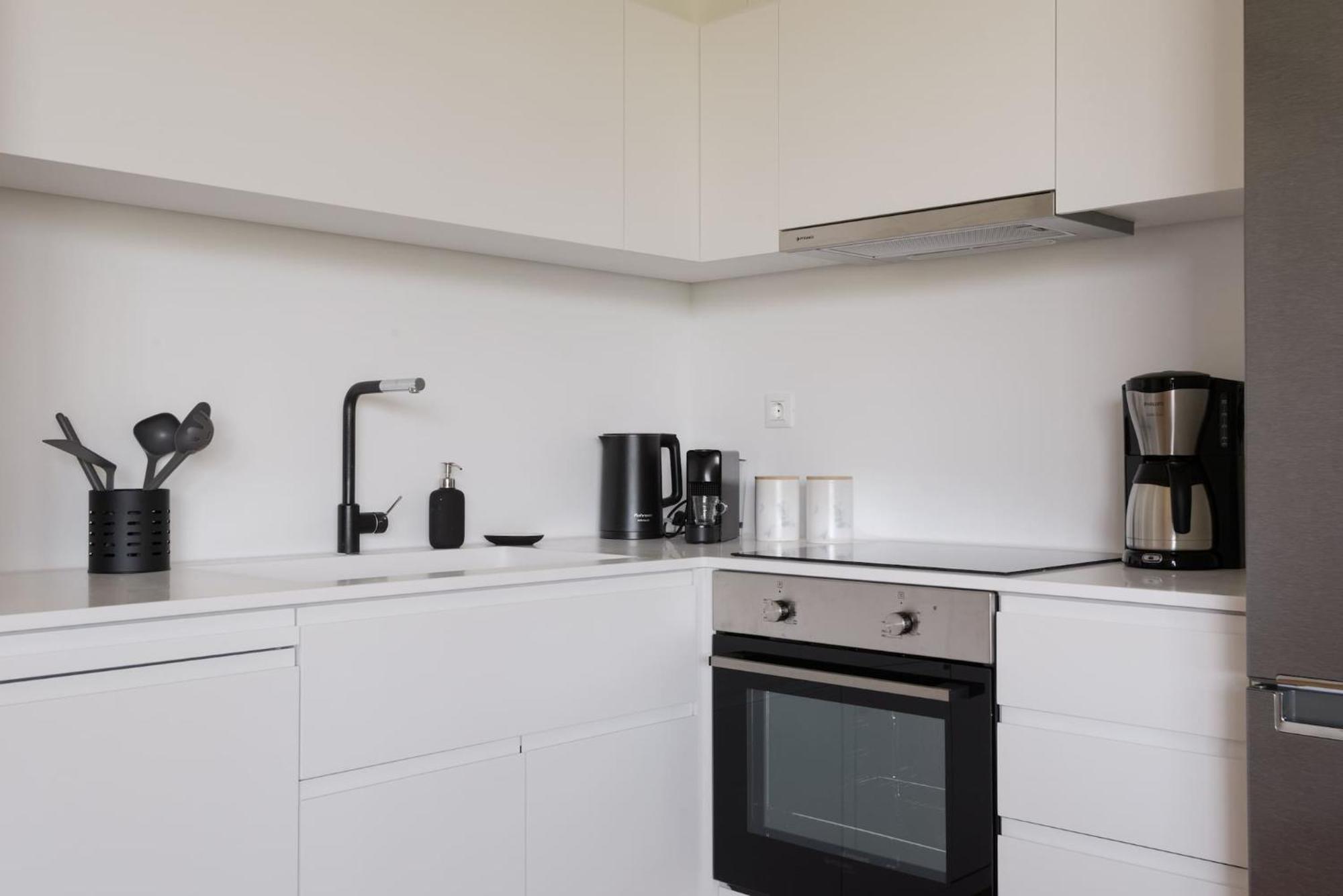 Urban Apt With Stunning Acropolis View & Roofdeck Αθήνα Εξωτερικό φωτογραφία