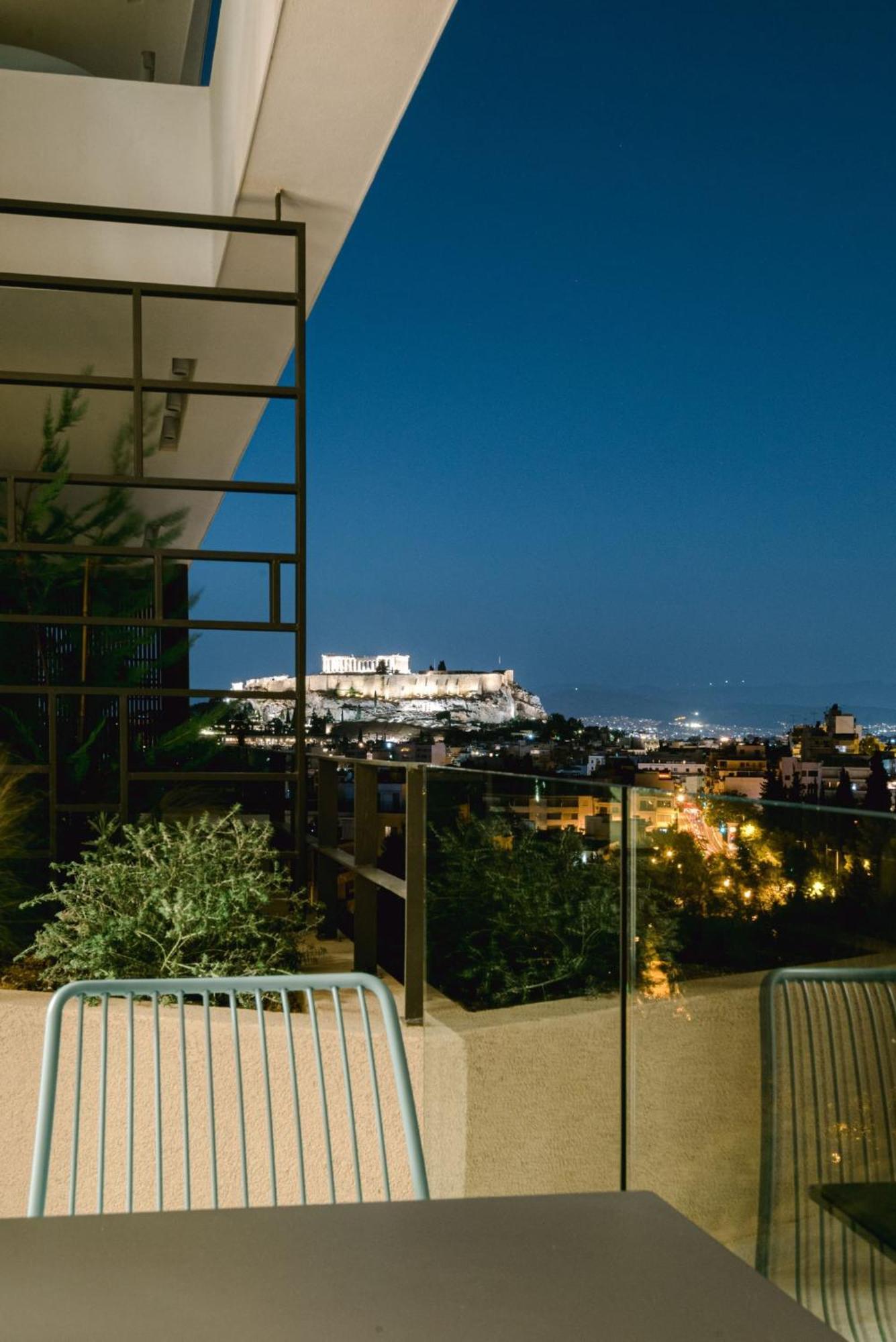 Urban Apt With Stunning Acropolis View & Roofdeck Αθήνα Εξωτερικό φωτογραφία