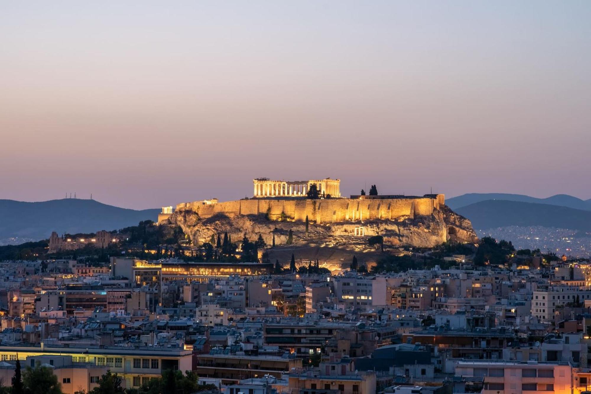 Urban Apt With Stunning Acropolis View & Roofdeck Αθήνα Εξωτερικό φωτογραφία